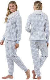 Model wearing Light Blue Print Roll-neck Pajama Set for Women, facing away from the camera and then to the side image number 1