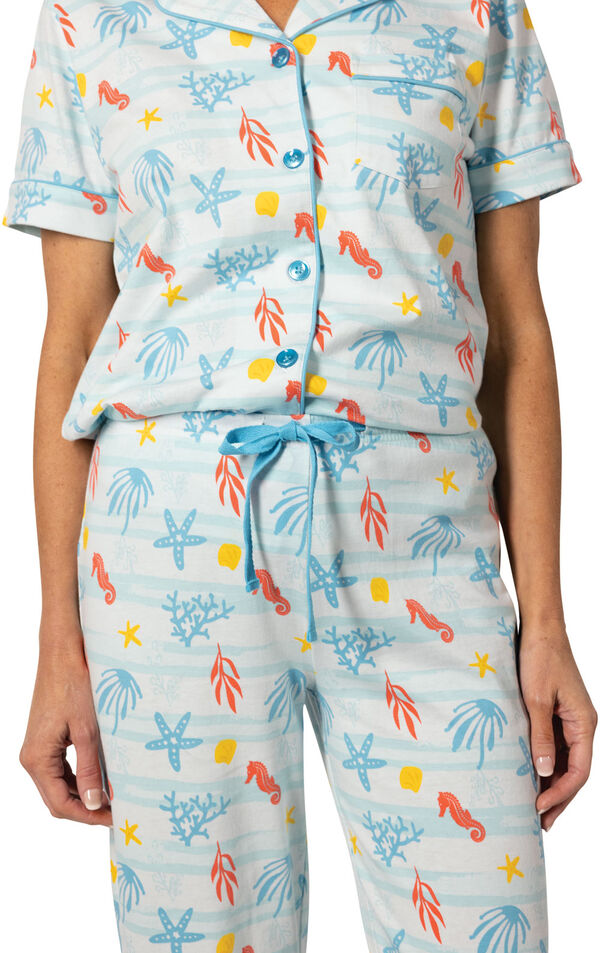 Patterned Short-Sleeve Boyfriend Capri Pajamas