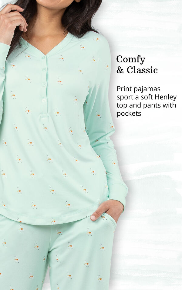 Comfy and Classic - Print pajamas sport a soft Henley top and pants with pockets image number 3
