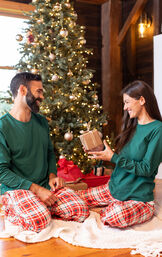 Modern Plaid Pullover Women's Pajamas - Evergreen image number 6