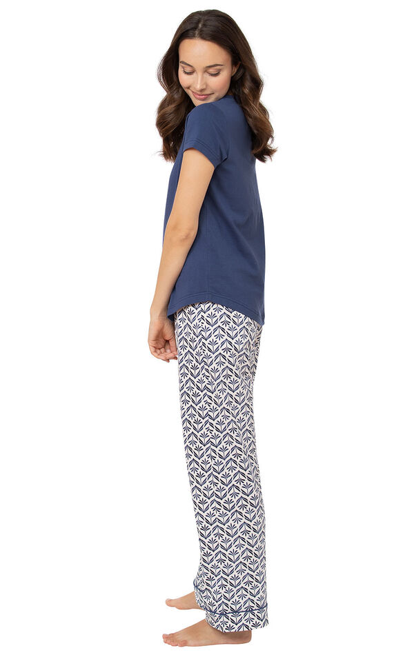 Short-Sleeve V-Neck Pajamas image number 1