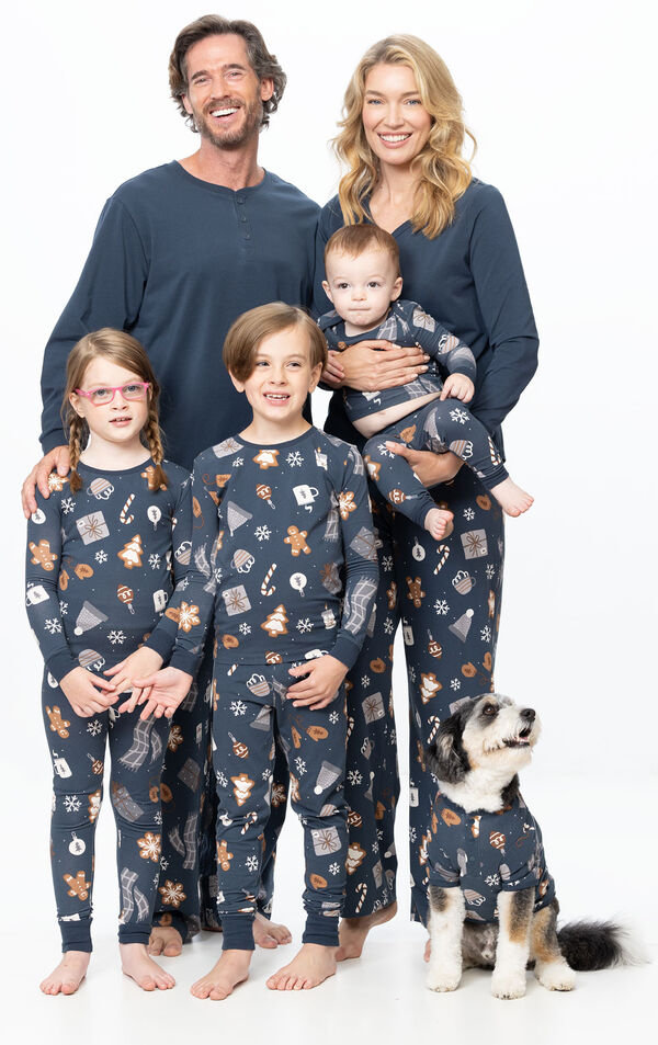 𝙻ounge Set for Women Family Soild Blue Velvet Pajamas for Adults Kids  Holiday Home Family Sleepwear Set （for Mom） at  Women's Clothing store